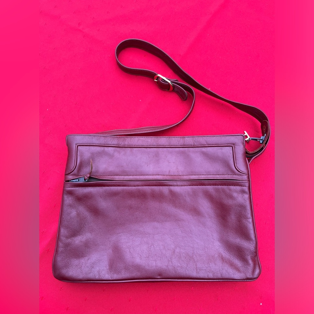 Leather 100% vintage bag, almost new